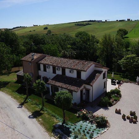 Agriturismo La Cantina Di Bacco Pensionat Loretello Exteriör bild