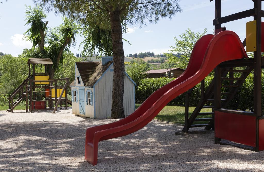 Agriturismo La Cantina Di Bacco Pensionat Loretello Exteriör bild